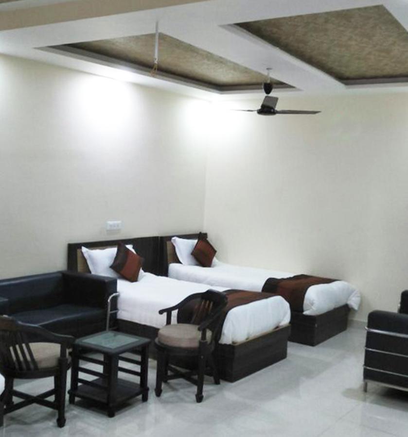 R.S Hotel & Restaurant Amritsar Extérieur photo