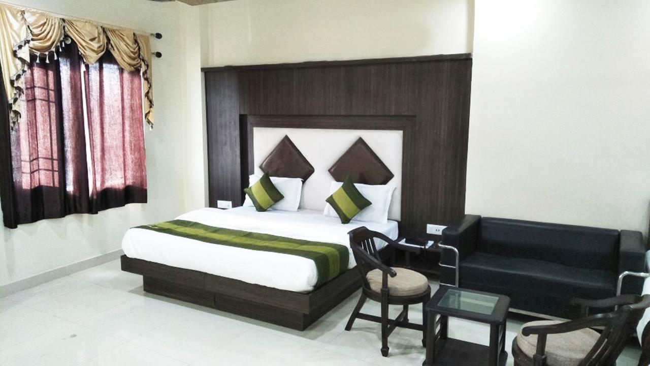 R.S Hotel & Restaurant Amritsar Extérieur photo